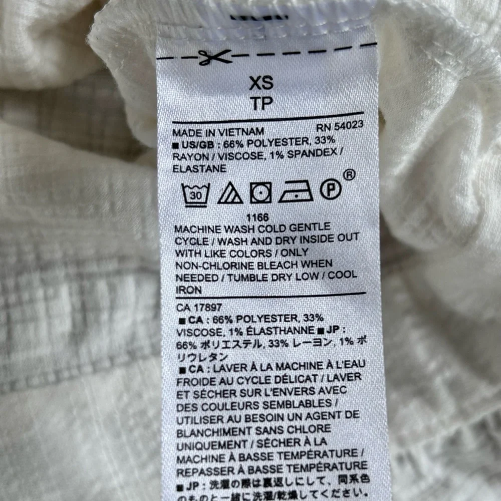 Banana Republic Women's Off White Sleeveless Casual Wrap Top - Picture 6 of 7